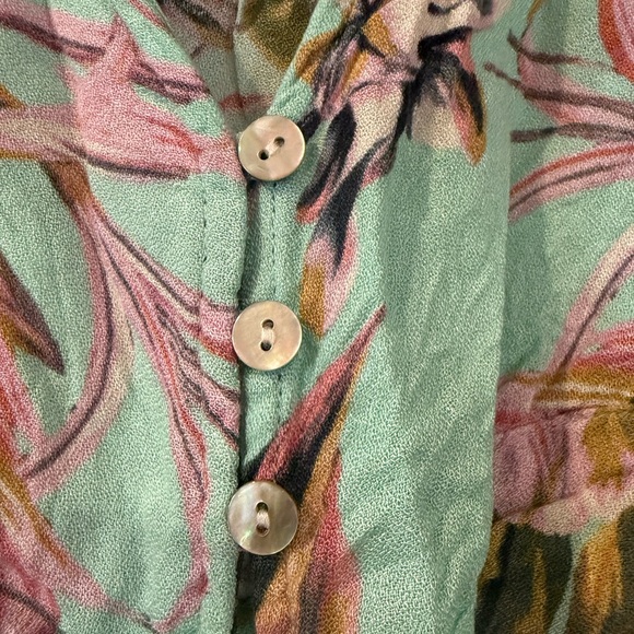 O’Neill Long Sleeve Crop top 🌟 Host Pick - Picture 3 of 6